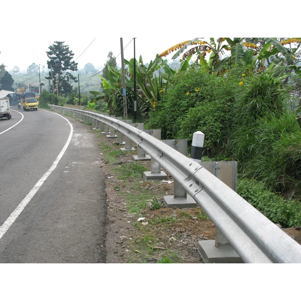 guardrail barrier road